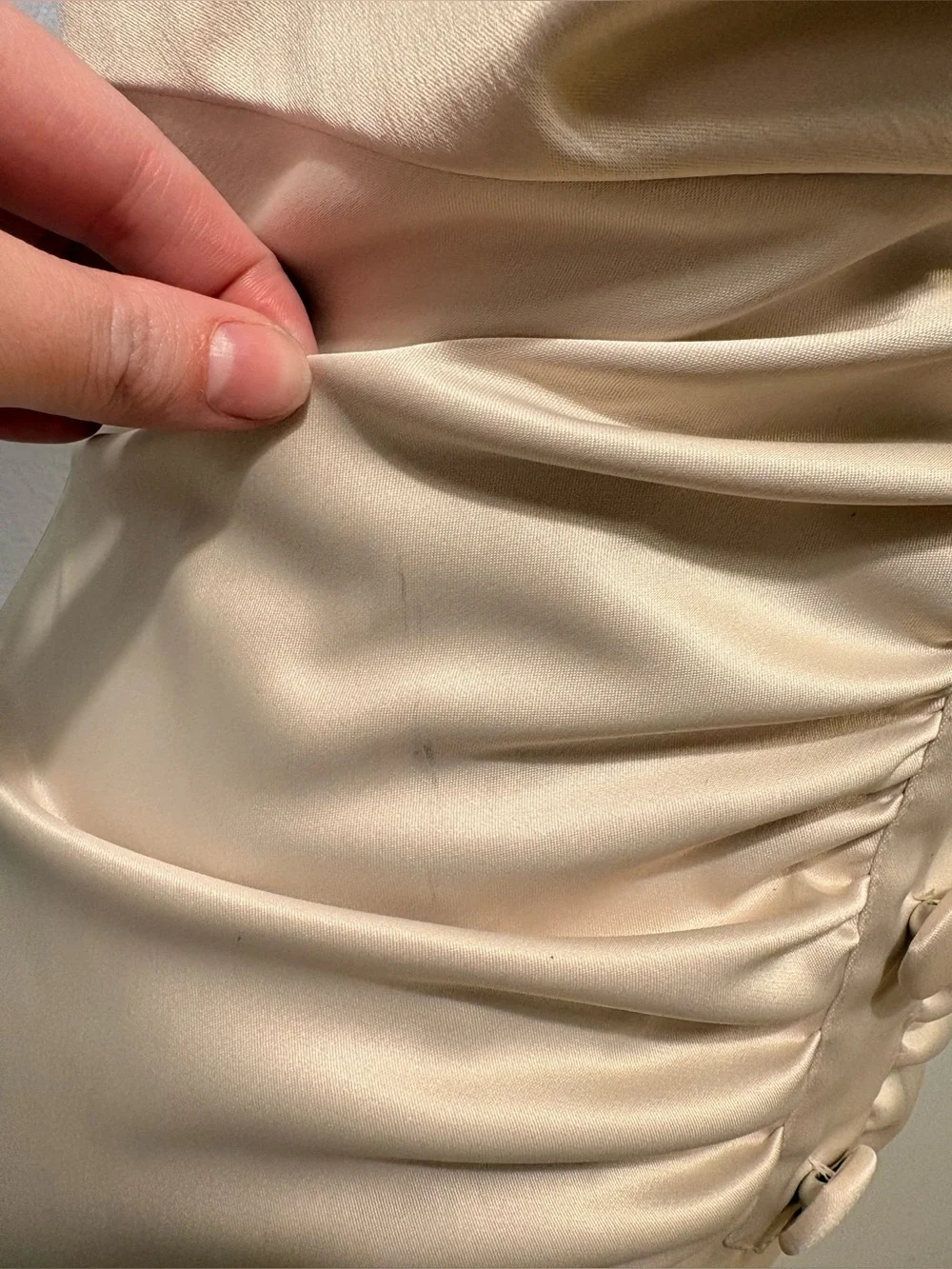 Ellen Tracy Champagne Satin Ruched Front V-Neck Cap Sleeve Sheath Dress